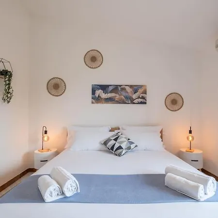 Sant'andrea Villa- 300m From The Beach- Easy Parking- Netflix-self Check-in Villa *