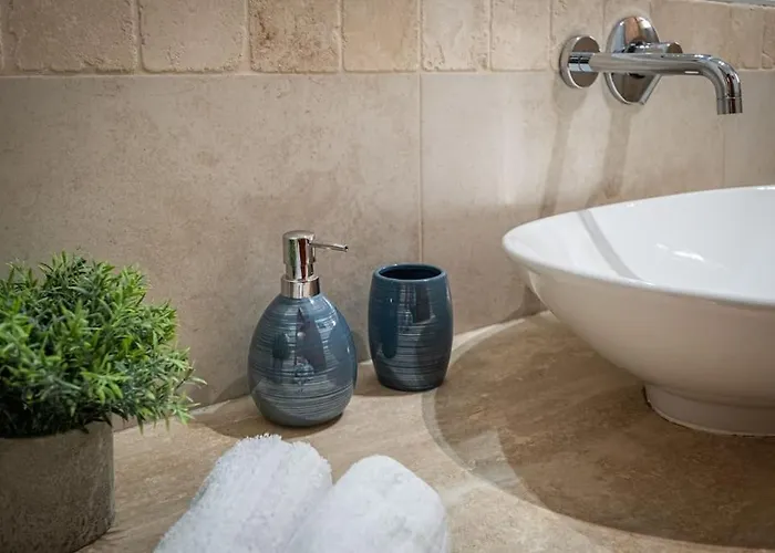 Sant'andrea Villa- 300m From The Beach- Easy Parking- Netflix-self Check-in Villa